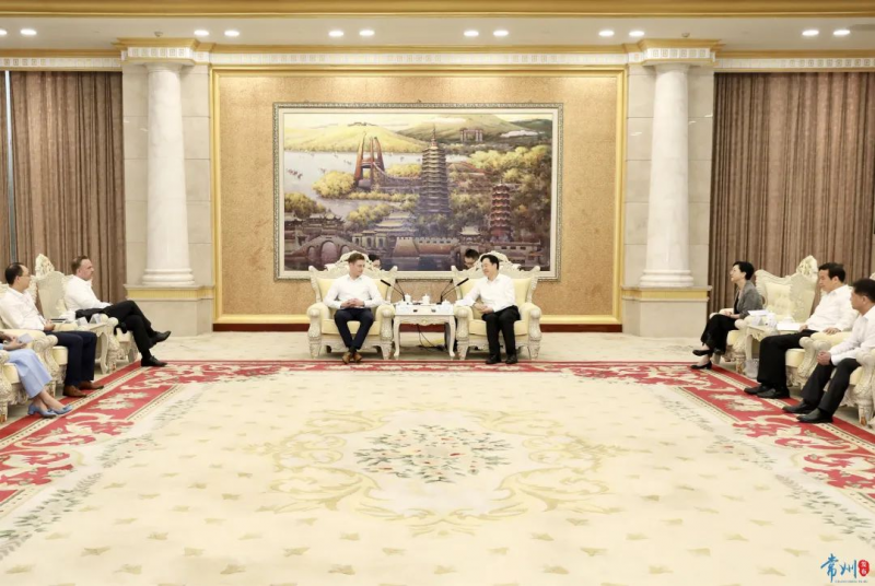 Chen Jinhu Meets with Important Guests Attending the 2023 